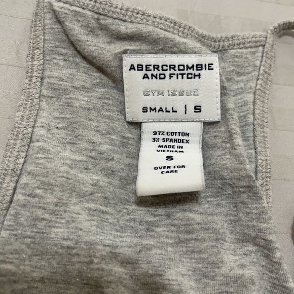 Abercrombie & Fitch gym top with shelf bra - Picture 3 of 8
